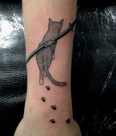 Cat angel  Tatuagem minimalista gato Tattoos de patinha Tatuagem de gato